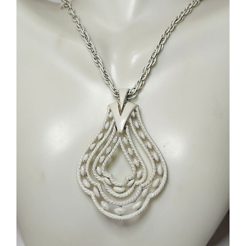 Trifari Metal necklace White enamel 24" + 2 1/2
